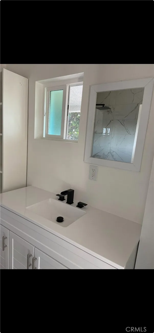 702 S Soto, Los Angeles, California 90023 home-pic-6